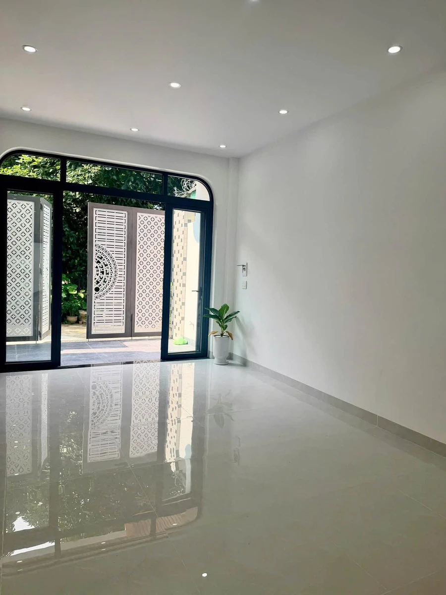 Bán nhà 3PN/3WC 100m² Hẻm Nguyễn Duy Trinh, Quận 7 - Ảnh thu nhỏ 2