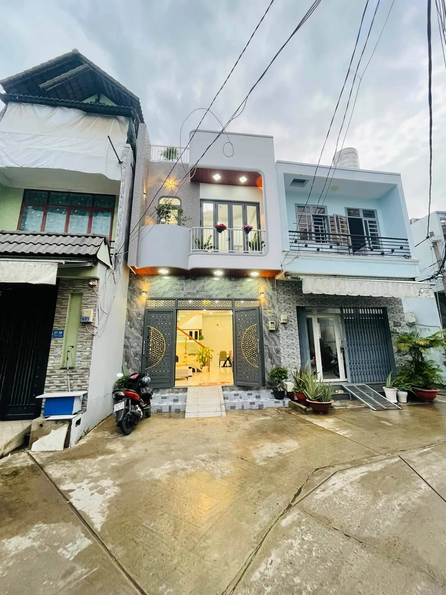 Bán nhà 3 tầng hẻm xe hơi 50m2 (5x10) gần Kinh Dương Vương, Bình Tân, giá nhỉnh 5 tỷ - Ảnh 1