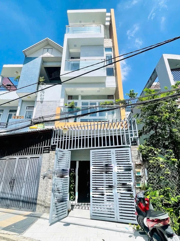 Bán nhà hẻm xe hơi Phạm Ngọc Thạch, Quận 3, 40m², 8 phòng 7x22x100tc