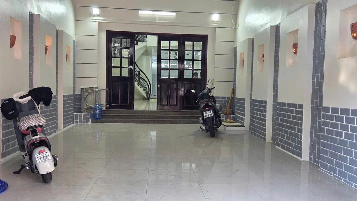 Bán nhà mặt tiền kinh doanh Tân Phú 106m2 4 tầng 4 phòng - Ảnh thu nhỏ 2