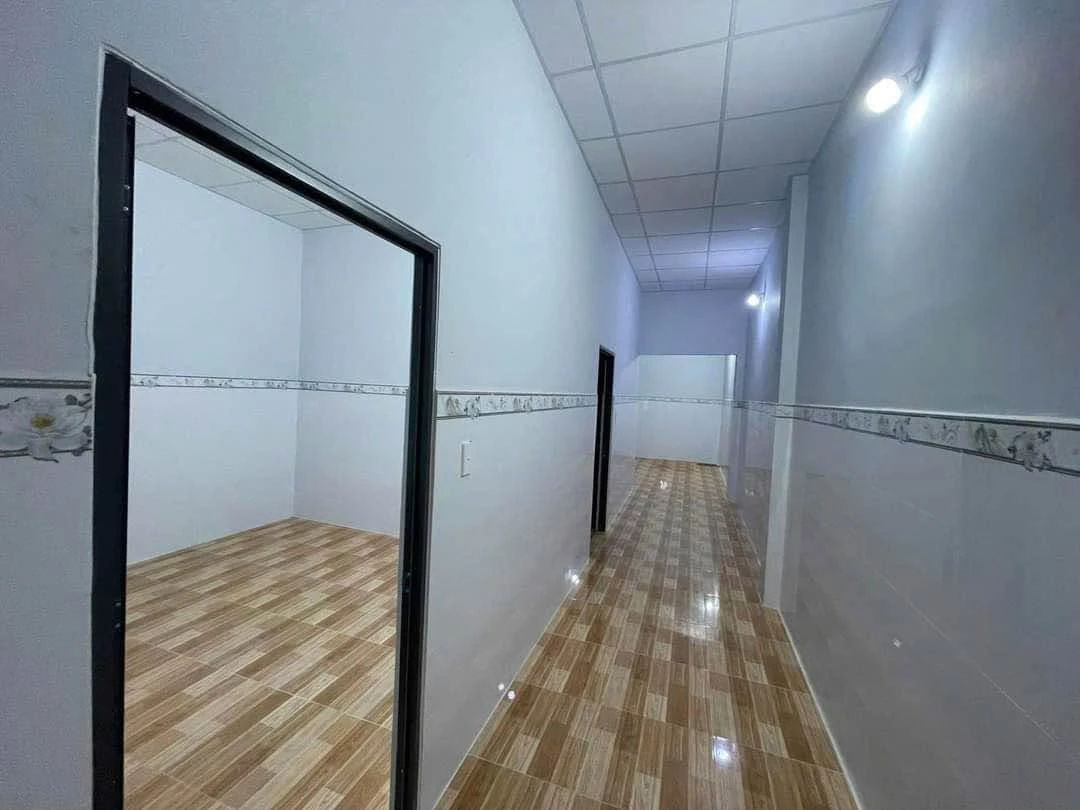 Bán nhà lầu 5x18m (90m²), 4PN 2WC, 1 tỷ 350 triệu - Ảnh thu nhỏ 3