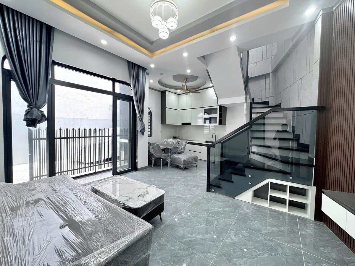 Bán nhà 1 trệt 1 lầu 67m2, 3 phòng ngủ, hẻm ô tô gần chợ Tân Phong - Ảnh thu nhỏ 4