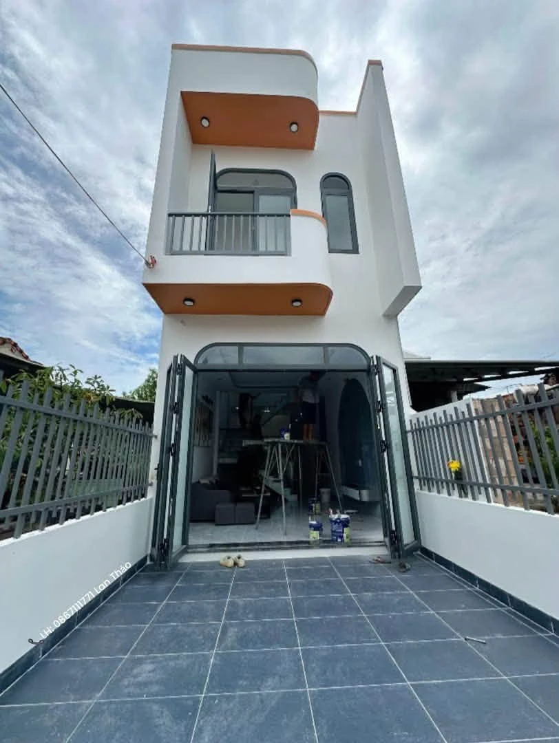 Nhà 2 tầng 97,8m2 Nguyễn Thuỵ, 3 phòng ngủ, 2 tỷ - Ảnh 1