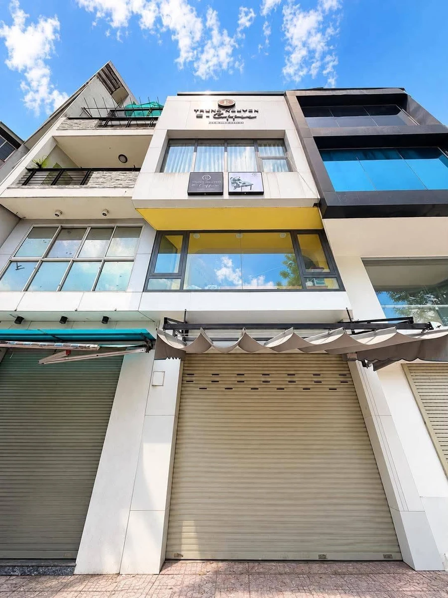 Bán nhà mặt tiền Phạm Văn Đồng 4 tầng, 24,4m2, 3PN, giá 6,5 tỷ - Ảnh thu nhỏ 3