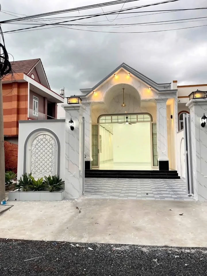 Bán nhà mái Thái 5.5x23.5m Tây Ninh 1 tỷ 550 triệu - Ảnh 1