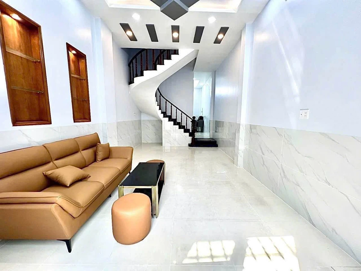 Bán nhà phố 4x13m (51m²) 4 tầng BTCT gần Quận 10 - 10.5 tỷ - Ảnh 1