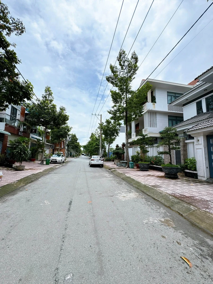 Bán biệt thự 230m2 KDC Bửu Long, gần trường song ngữ Lạc Hồng, Biên Hòa giá 12,5 tỷ - Ảnh 1