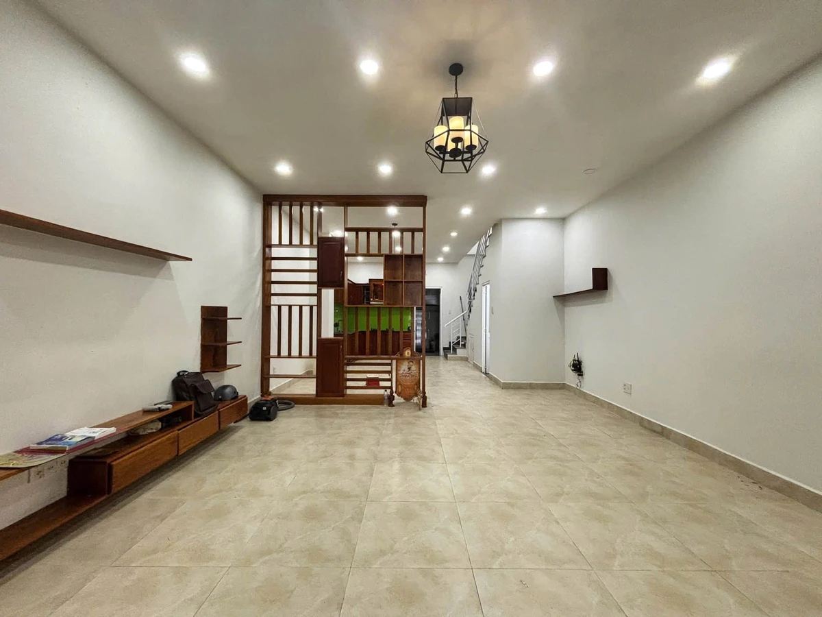 Bán nhà 2 phòng ngủ 100m² đường Nguyễn Văn Nguyễn, Quận 12 - Ảnh thu nhỏ 2