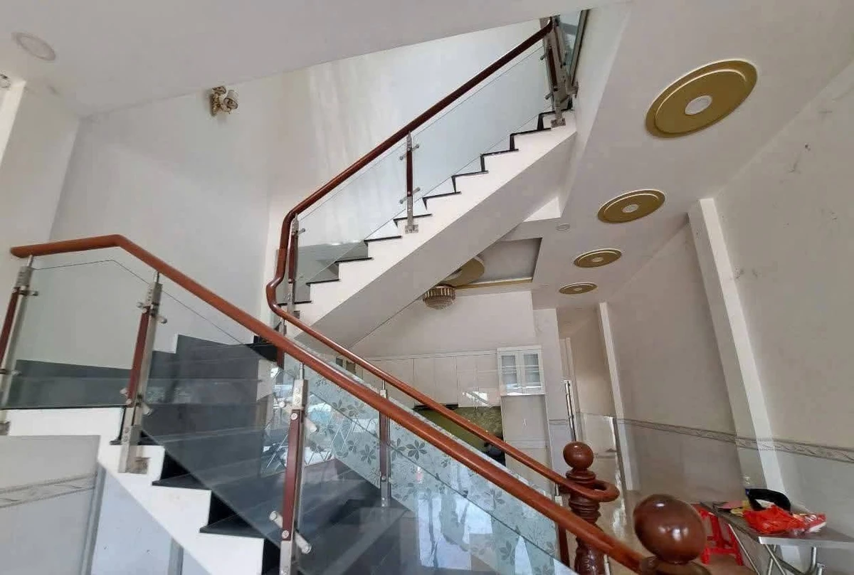 Bán nhà mặt tiền Chợ Mới Long Cang 100m², 3 phòng - Ảnh thu nhỏ 5