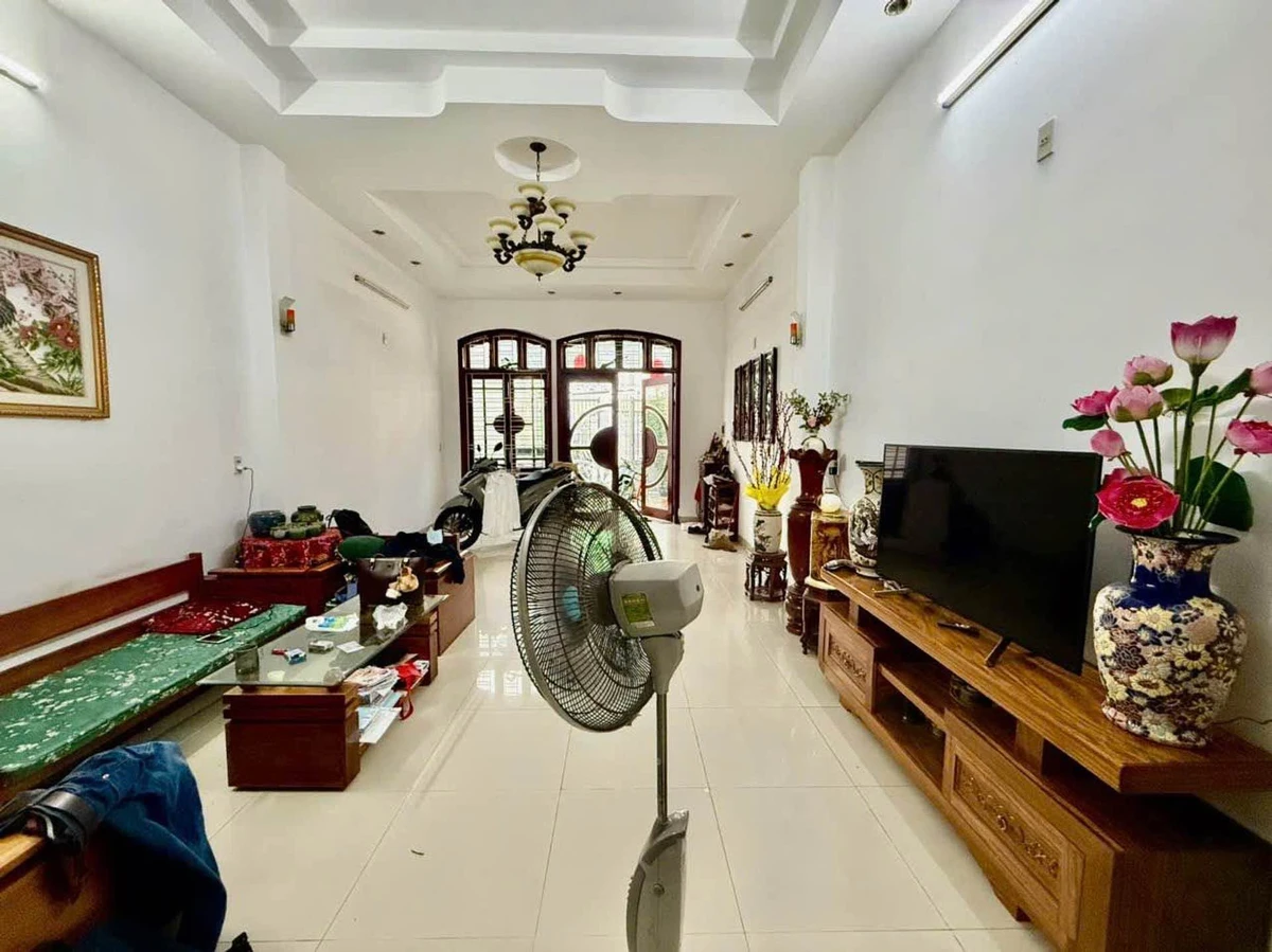 Bán nhà 3 tầng 120m2 đường Núi Thành, Đà Nẵng, full nội thất gỗ, giá 11 tỷ - Ảnh thu nhỏ 2