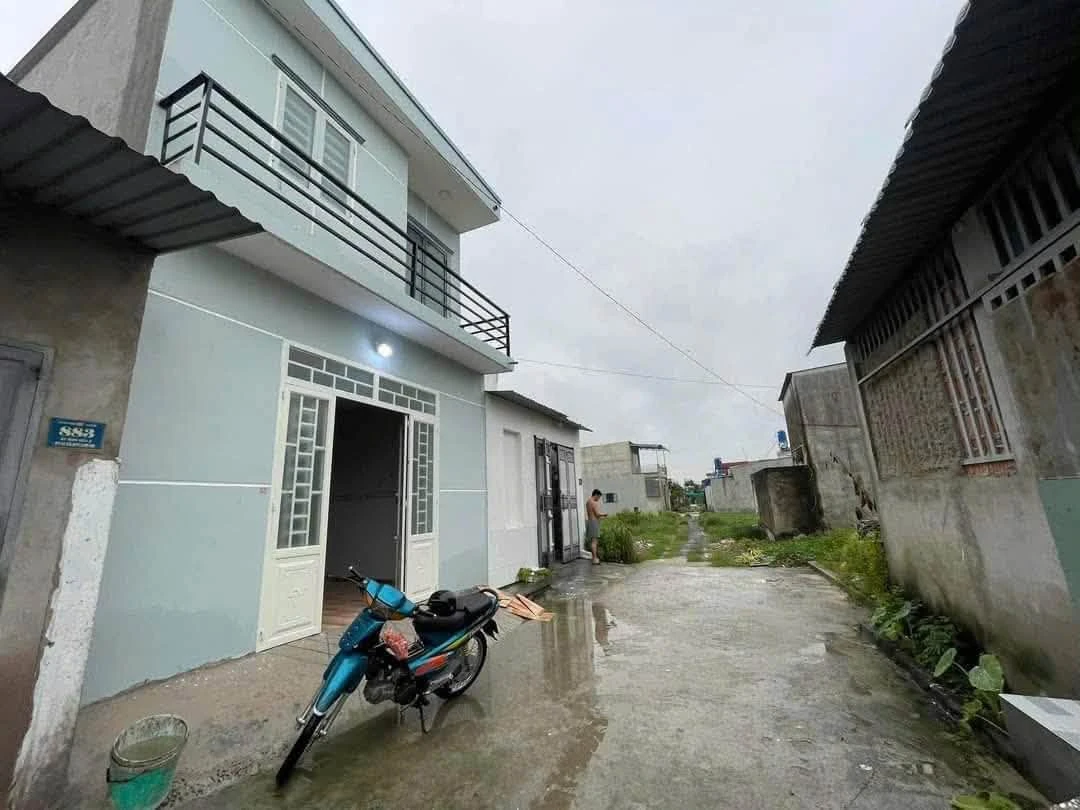 Bán nhà lầu 4PN 2WC 90m² Bình Chánh 1,35 tỷ - Ảnh 1