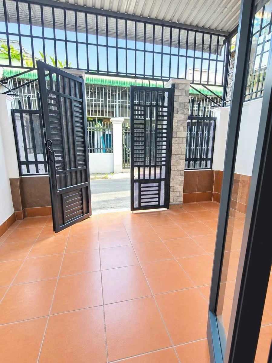 Bán nhà 2 phòng ngủ 64m² gần chợ Phú Hòa Bình Dương - Ảnh thu nhỏ 3