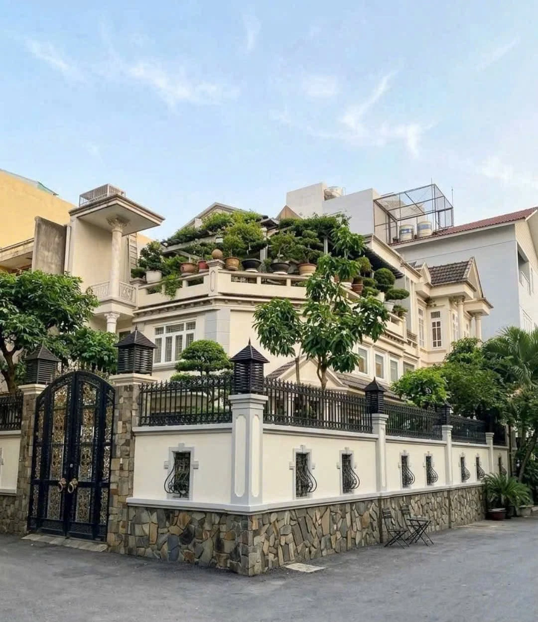 Bán biệt thự góc 2 mặt tiền 8,2x22m Gò Vấp - Ảnh 1