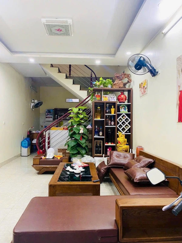 Bán nhà 3 tầng 42m² Hồng Bàng, ô tô vào, 3.15 tỷ