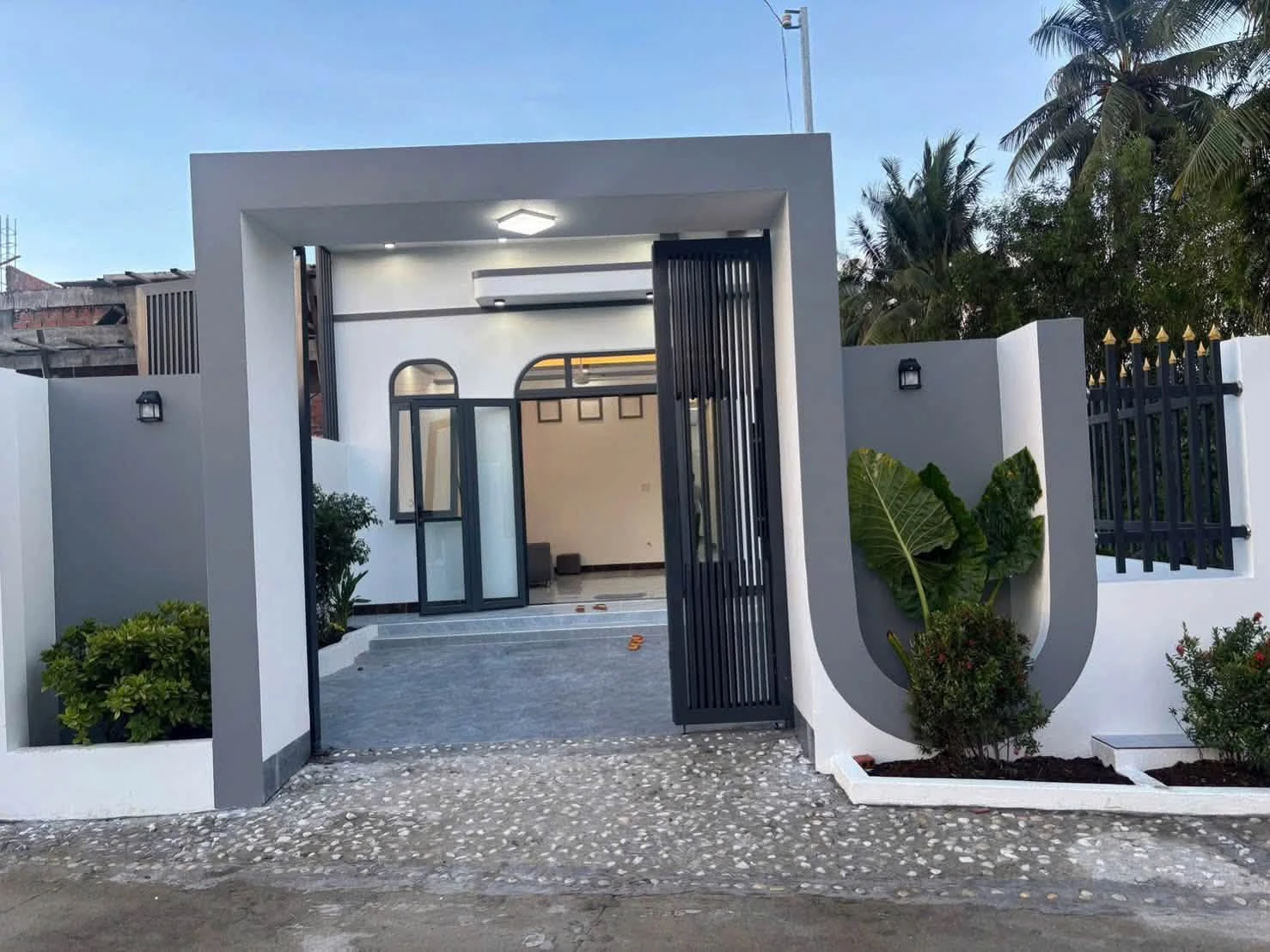 Bán nhà mới 162.5m² hiện đại Vĩnh Công Tây Ninh 1.59 tỷ - Ảnh 1