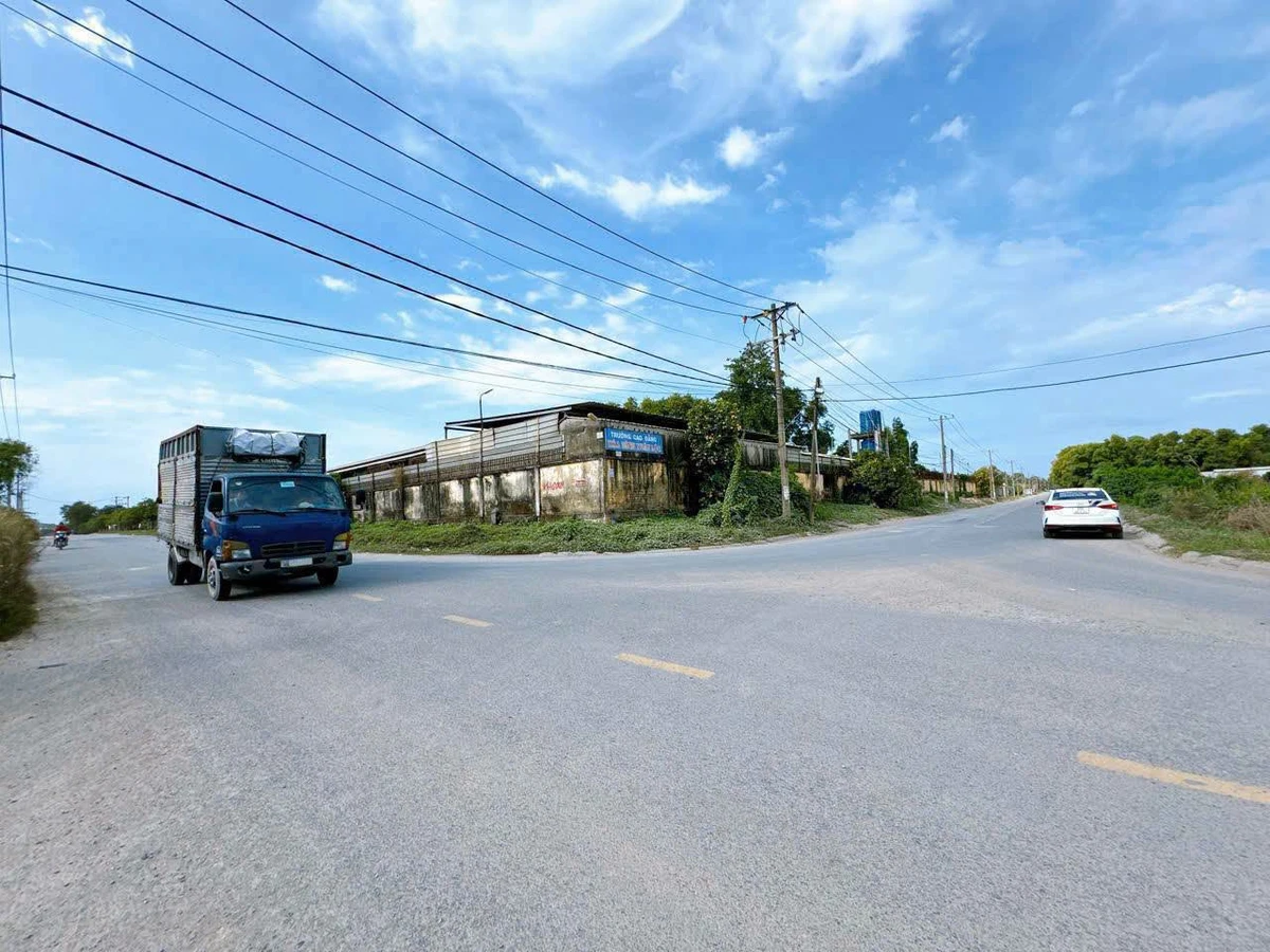 Bán 2400m² đất SKC Hố Nai, gần Hoàng Văn Bổn, 12 tỷ - Ảnh 1