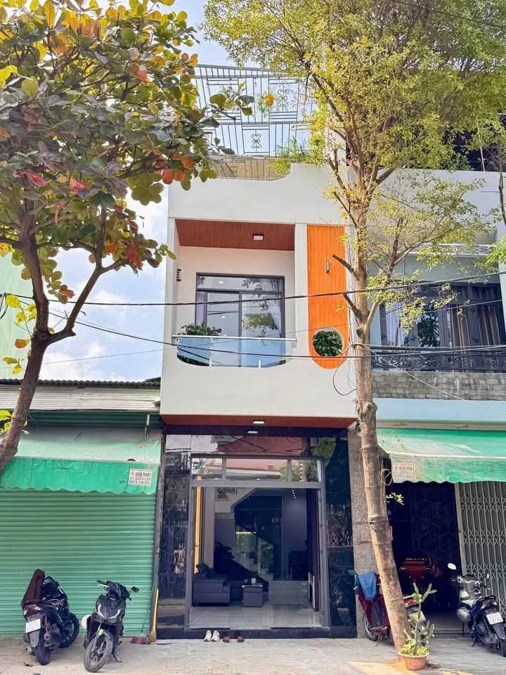 Bán nhà 3 tầng 180m² mặt tiền 7.5m Phạm Nhuật Tăng, Đà Nẵng - Ảnh 1