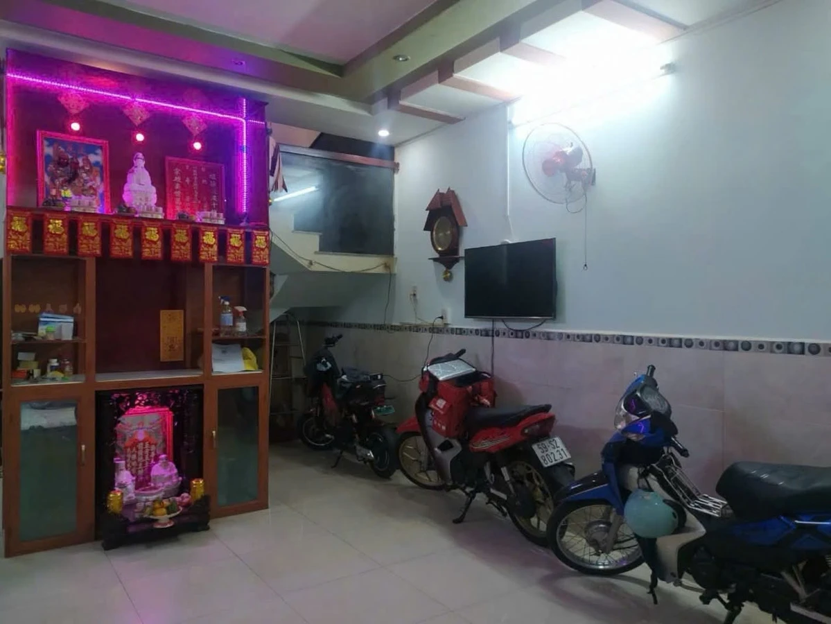Bán nhà Lạc Long Quân Quận 11, 6,1x17m, 1 trệt 1 lầu 5PN, giá khoảng 80 triệu/m2 - Ảnh thu nhỏ 4