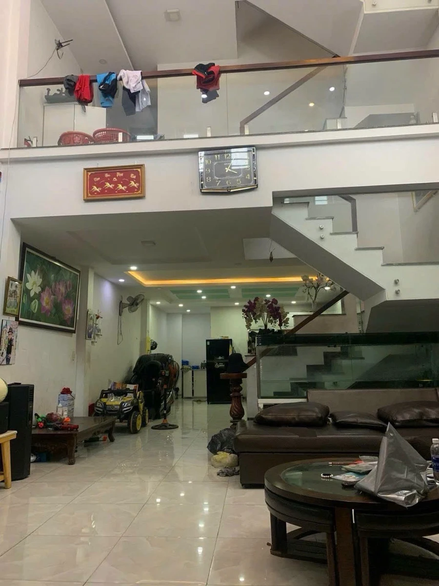 Bán nhà 1 trệt 3 lầu 5.2x20m, 4PN, gần QL1A Tô Ngọc Vân, giá 6.8 tỷ - Ảnh thu nhỏ 4
