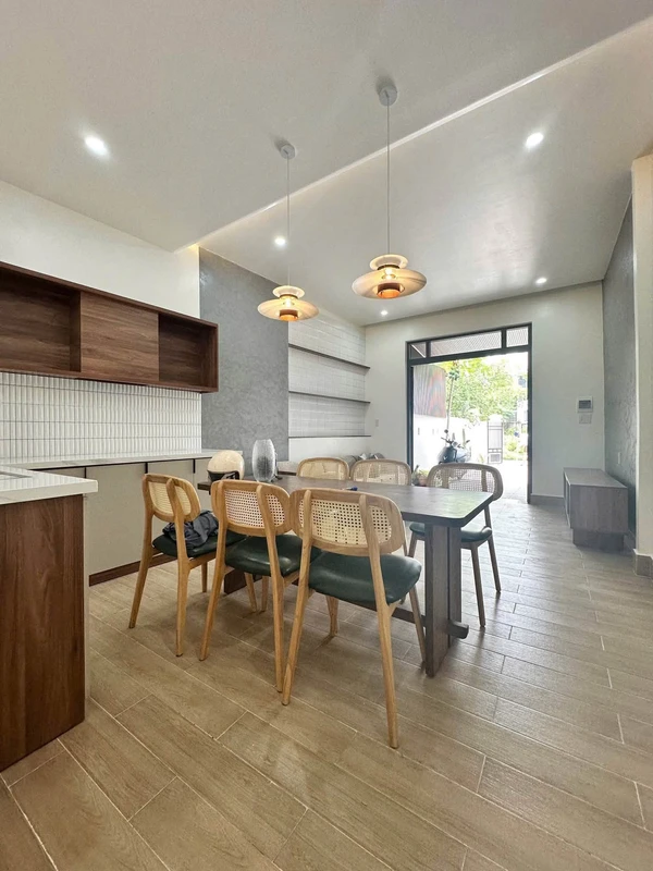 Nhà kiệt ô tô Hoài Thanh 101m² 2PN 2WC full nội thất