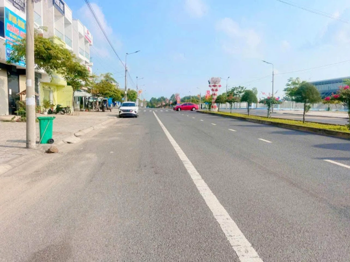Bán nhà phố 100m2 mặt tiền kinh doanh Trảng Bom 6 tỷ - Ảnh thu nhỏ 2