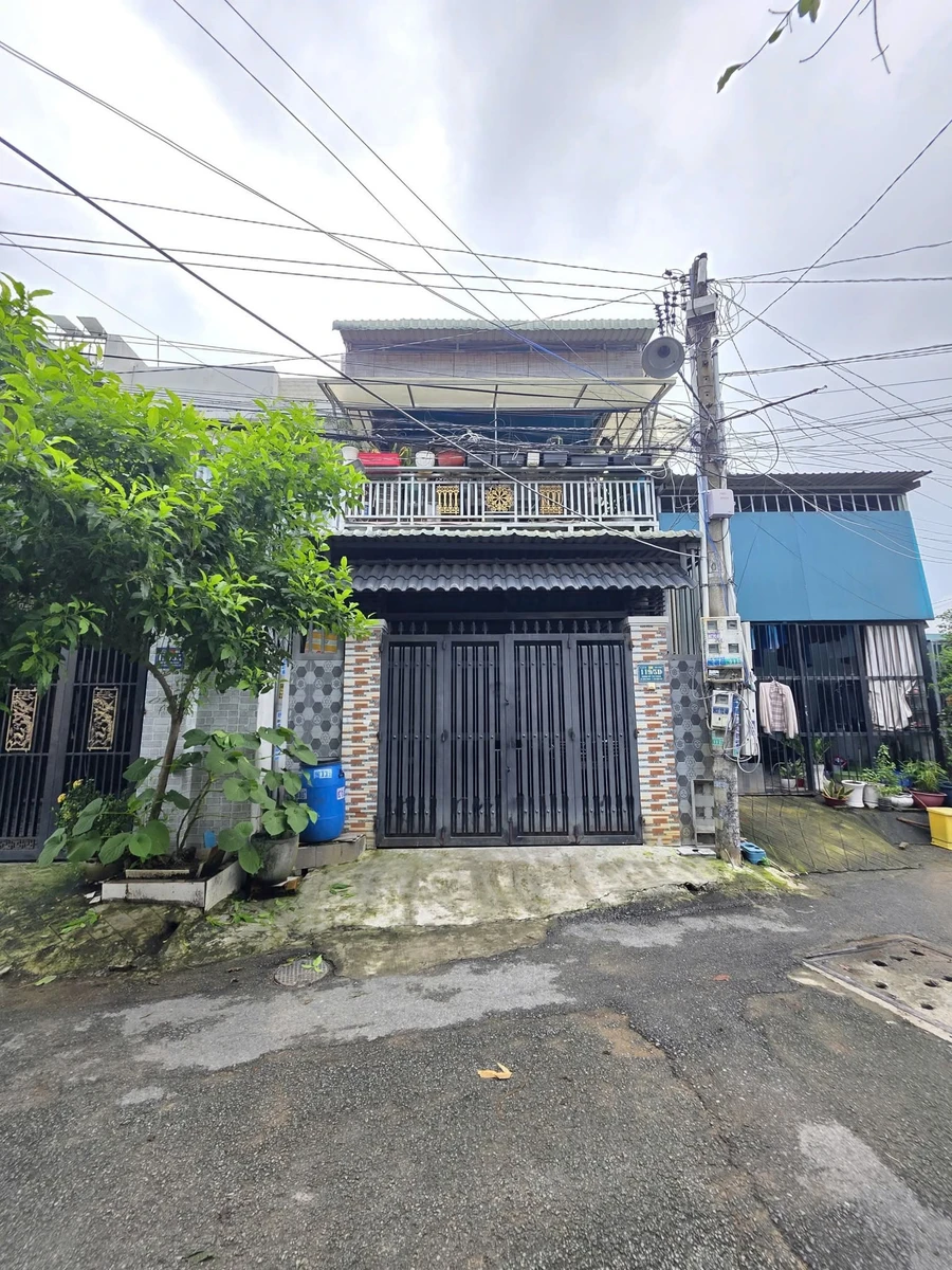Bán nhà 106,3m2 3 phòng ngủ 5,4 tỷ Tân Đông Hiệp - Ảnh 1