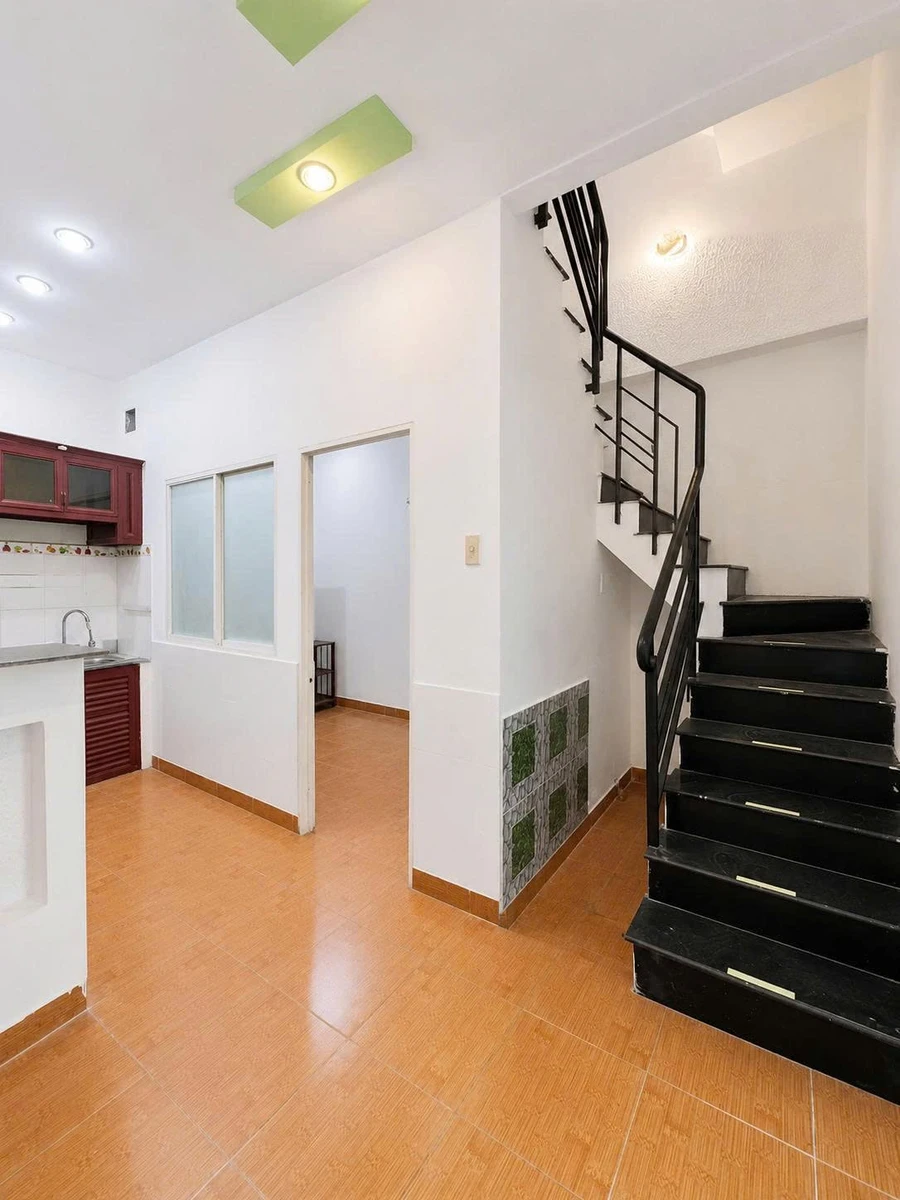 Bán nhà 4 tầng 50m2, 5PN có phòng ngủ trệt, đường Huỳnh Tịnh Của, Quận 3 - Ảnh thu nhỏ 4