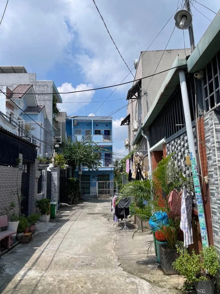 Bán nhà phố 90m² hẻm xe hơi Lã Xuân Oai, Thủ Đức - Ảnh 1