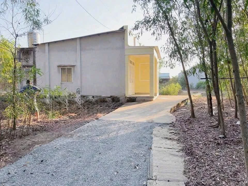Bán nhà cấp 4 75m2, 2PN, giá 1,35 tỷ, hẻm Hùng Vương, xã Phú Đông - Ảnh thu nhỏ 3