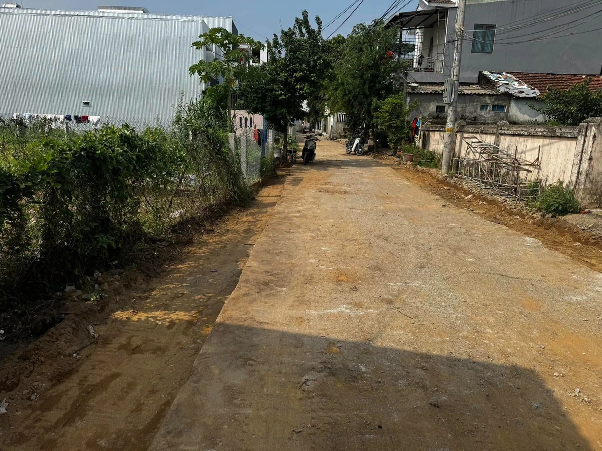 Bán nhà mặt tiền 200m² Trần Nam Trung, Quảng Ngãi - Ảnh thu nhỏ 2