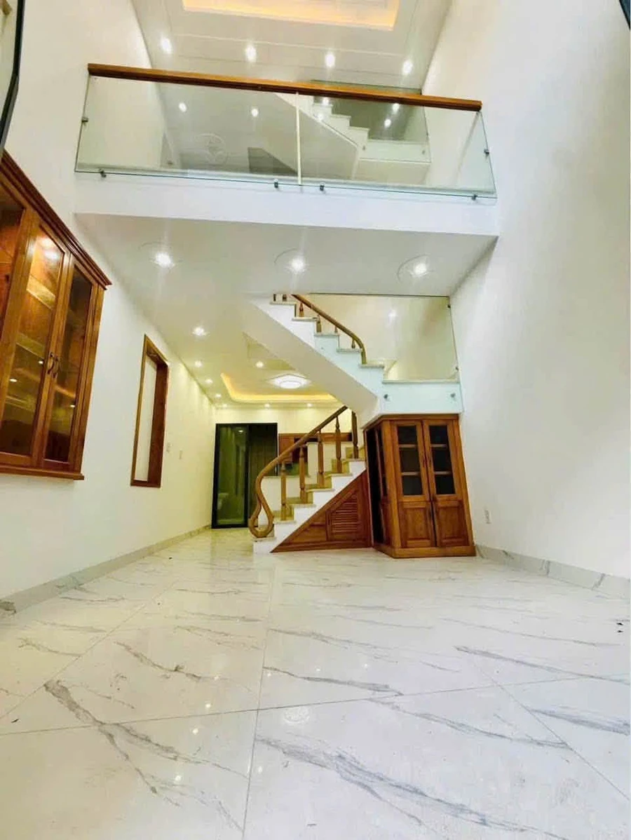 Bán nhà 1 trệt 3 lầu 40m2 hẻm đường Nguyễn Bỉnh Khiêm, Vũng Tàu giá 5,7 tỷ - Ảnh thu nhỏ 3