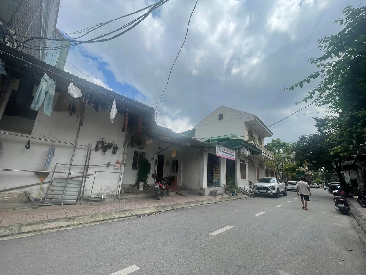 Bán nhà 3 tầng 115m² gần chợ Vinh, 4,8 tỷ - Ảnh 1