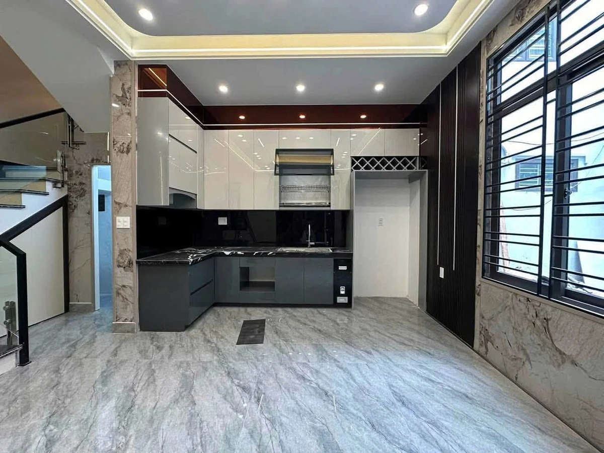 Nhà phố Hồ Sen 3 tỷ sân chung 100m² - Ảnh thu nhỏ 5