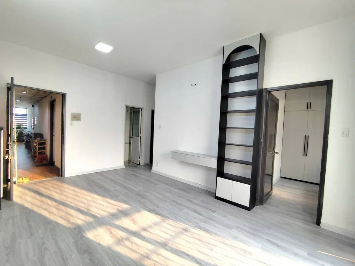 Bán căn hộ 2PN 68m² tại Lạc Long Quân, 3,6 tỷ - Ảnh thu nhỏ 4