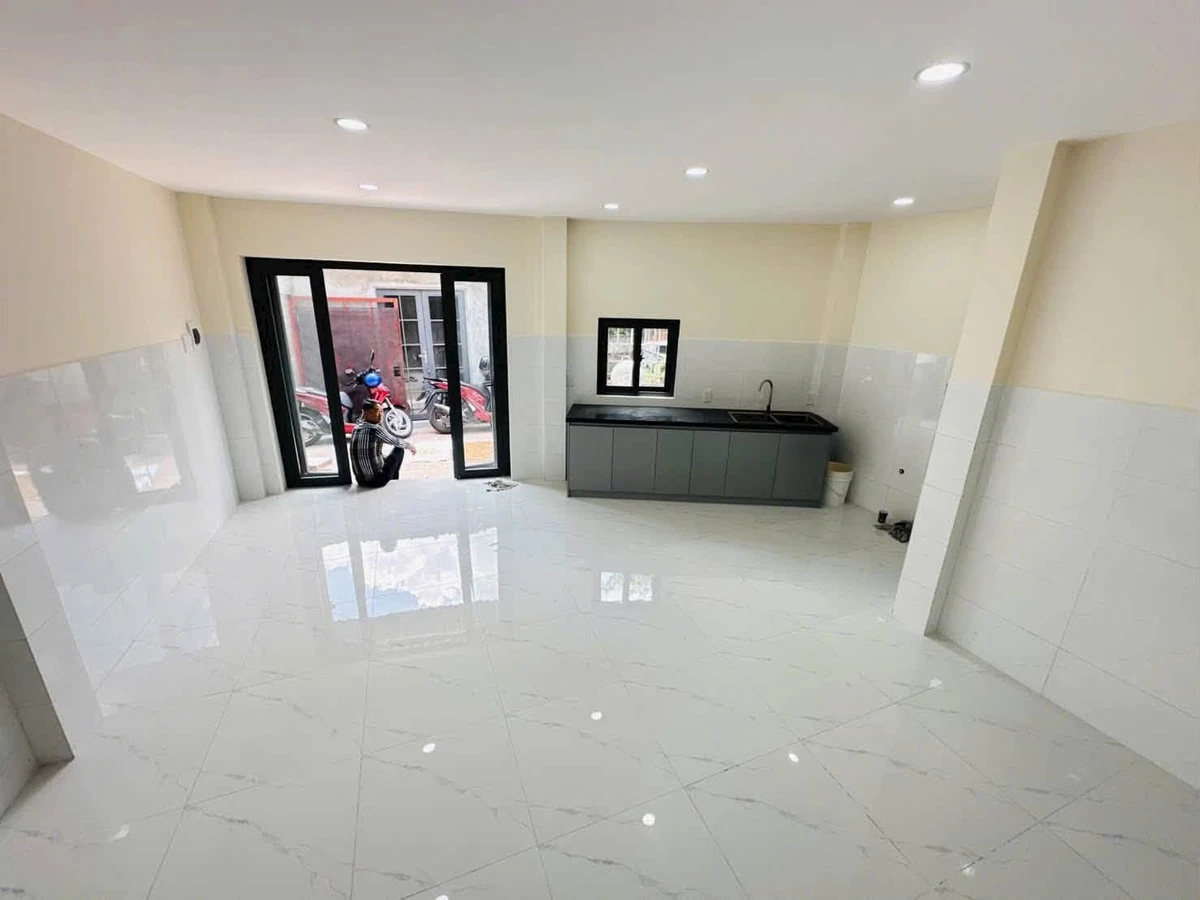 Bán nhà 2 tầng 39m2, 2PN 2WC, sổ hồng riêng tại Linh Xuân, Thủ Đức - Ảnh 1