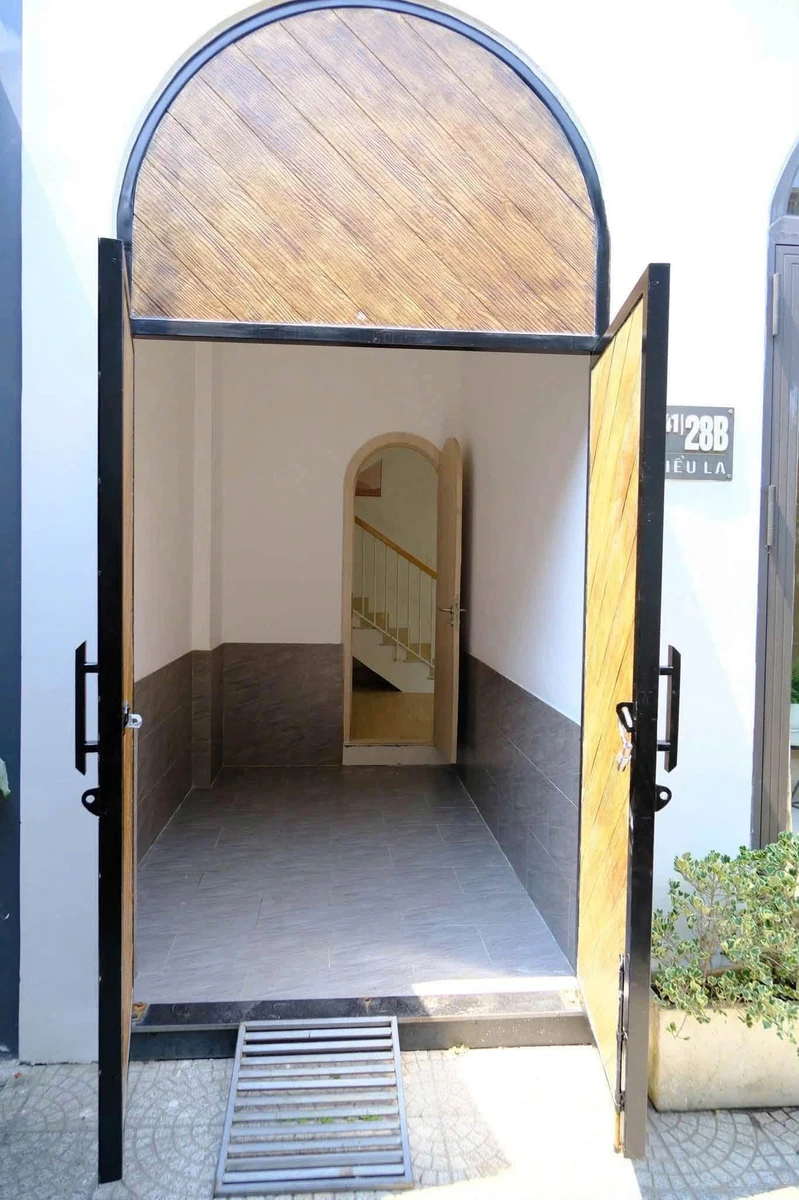 Bán nhà 3 tầng hiện đại Hòa Cường 51m² 5.9 tỷ - Ảnh thu nhỏ 2