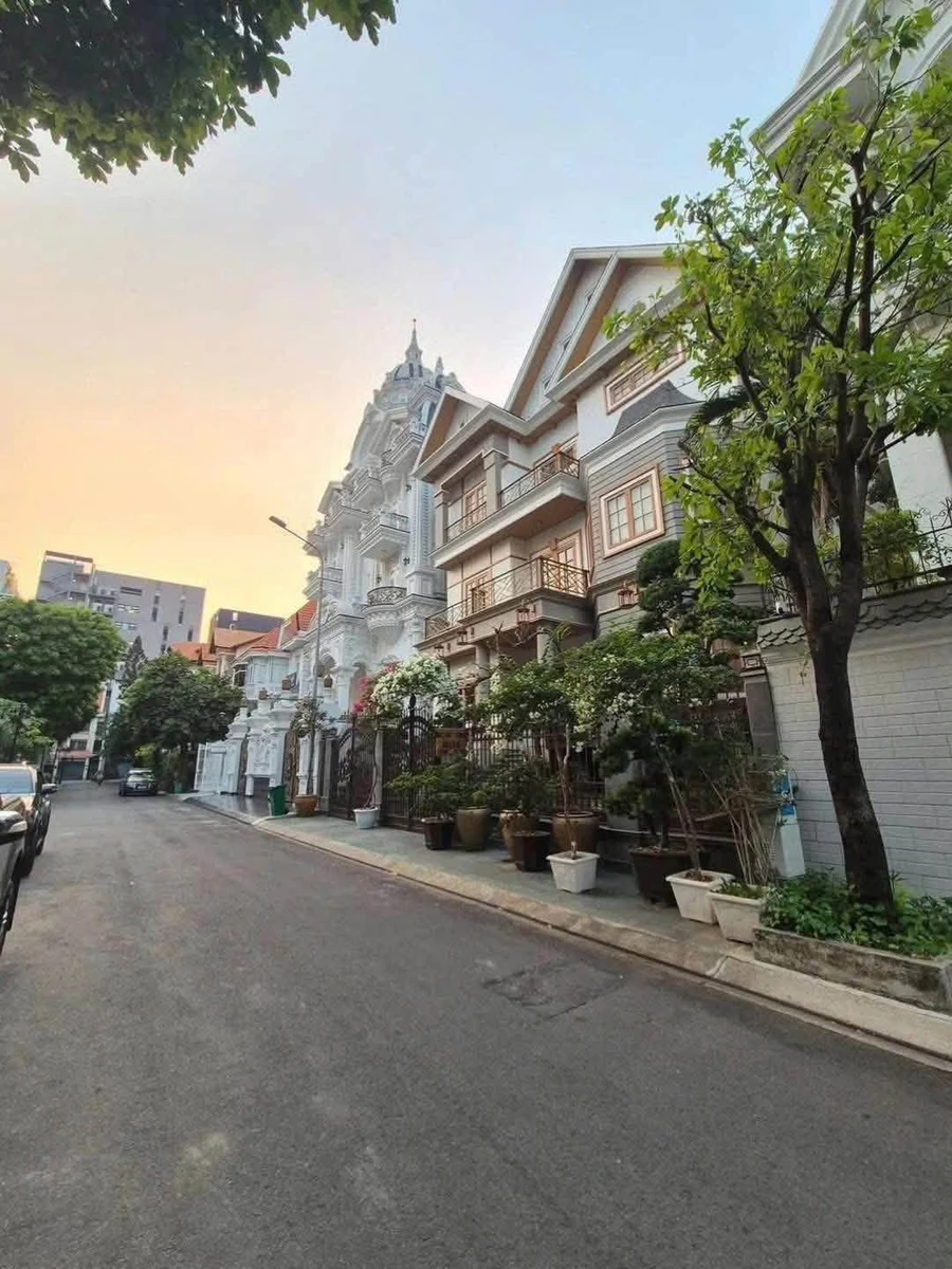 Bán biệt thự 240m² mặt tiền Phổ Quang Bình Thạnh - Ảnh thu nhỏ 2