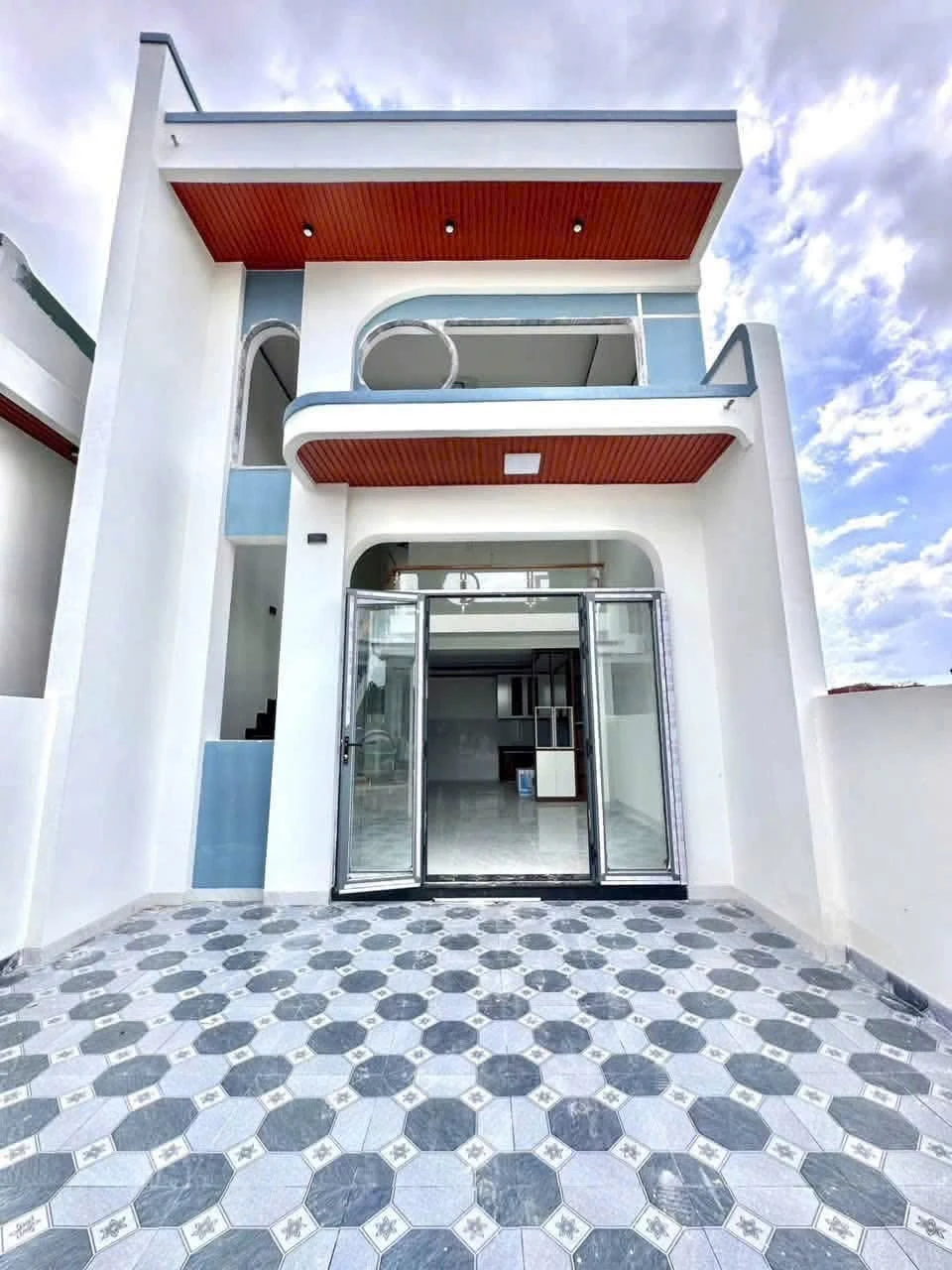 Bán nhà gác lửng 3PN Long Chiến 72m² giá 1,63 tỷ - Ảnh 1