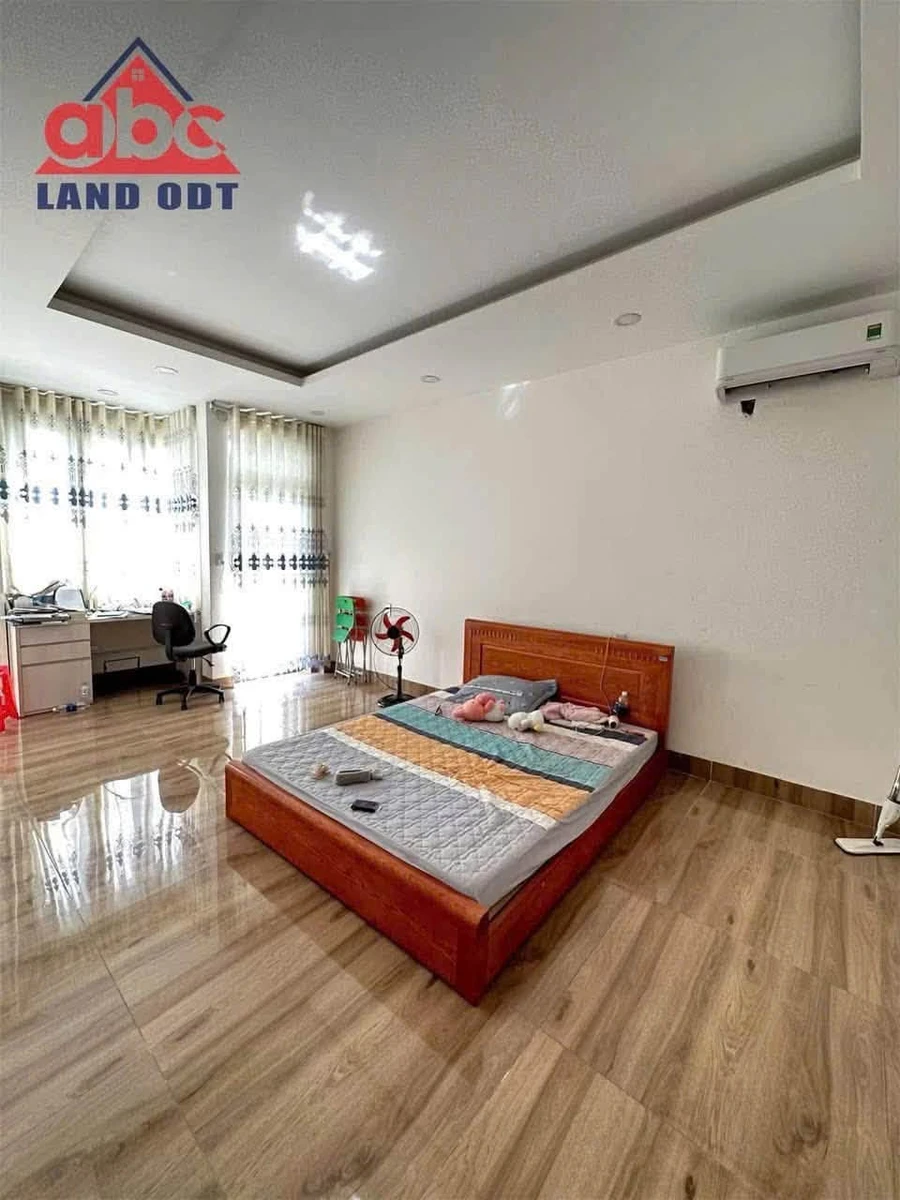 Bán nhà mặt tiền chợ Long Bình Tân 1 trệt 4 lầu, sàn hơn 300m2, 5PN - Ảnh thu nhỏ 4