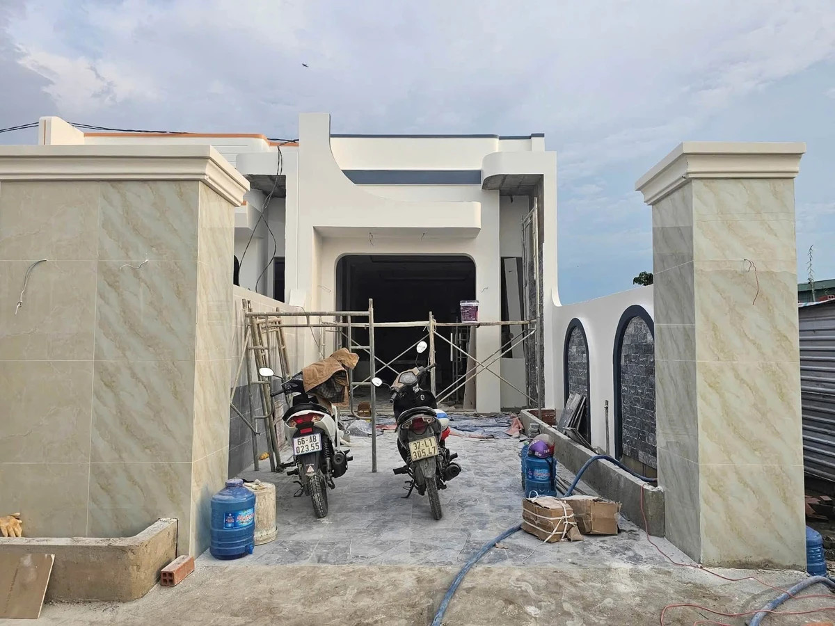 Bán nhà 3 phòng ngủ 4,2x31m giá 1,79 tỷ gần KCN Tân Đức, Đức Hòa Hạ - Ảnh thu nhỏ 2