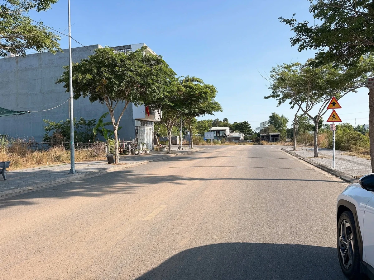 Bán lô đất 100m2 mặt tiền Nguyễn Thái Học, Bà Rịa - Ảnh thu nhỏ 4