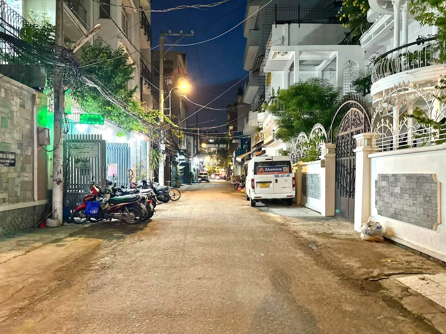 Bán nhà hẻm nhựa 6m 65m2 3 tầng 3PN giá 8,99 tỷ khu Hoàng Hoa Thám, Bình Thạnh - Ảnh 1