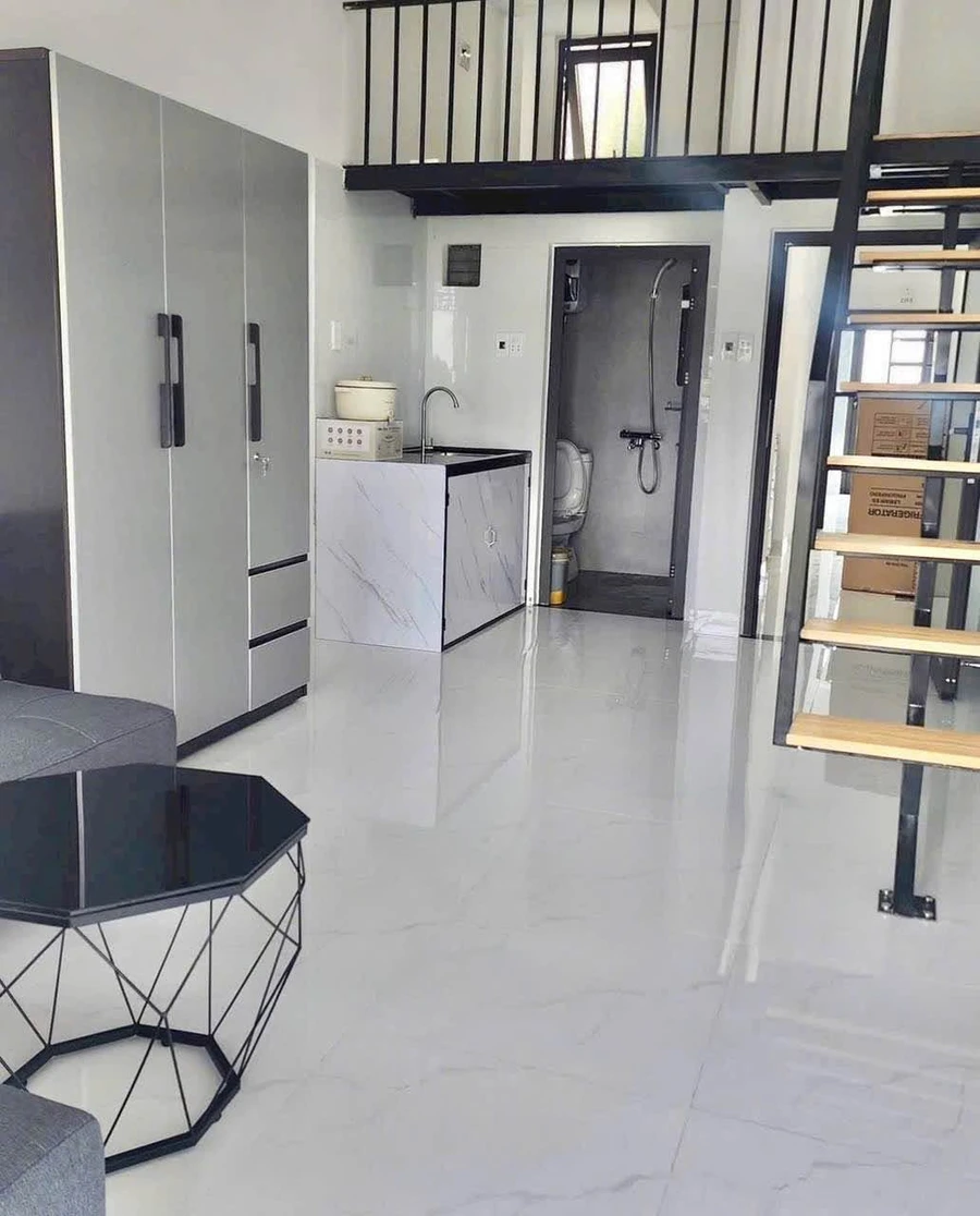 Bán tòa căn hộ dịch vụ 3 tầng 9 phòng, 102m2, gần ĐH FPT, giá 6,8 tỷ - Ảnh thu nhỏ 2
