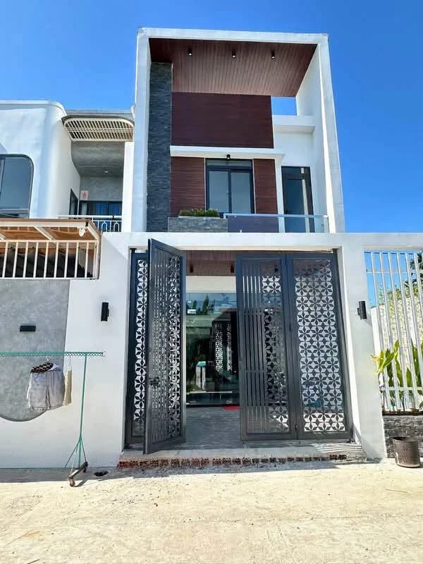 Bán nhà mới hẻm Bích Khê 97m2, 3PN Quảng Ngãi