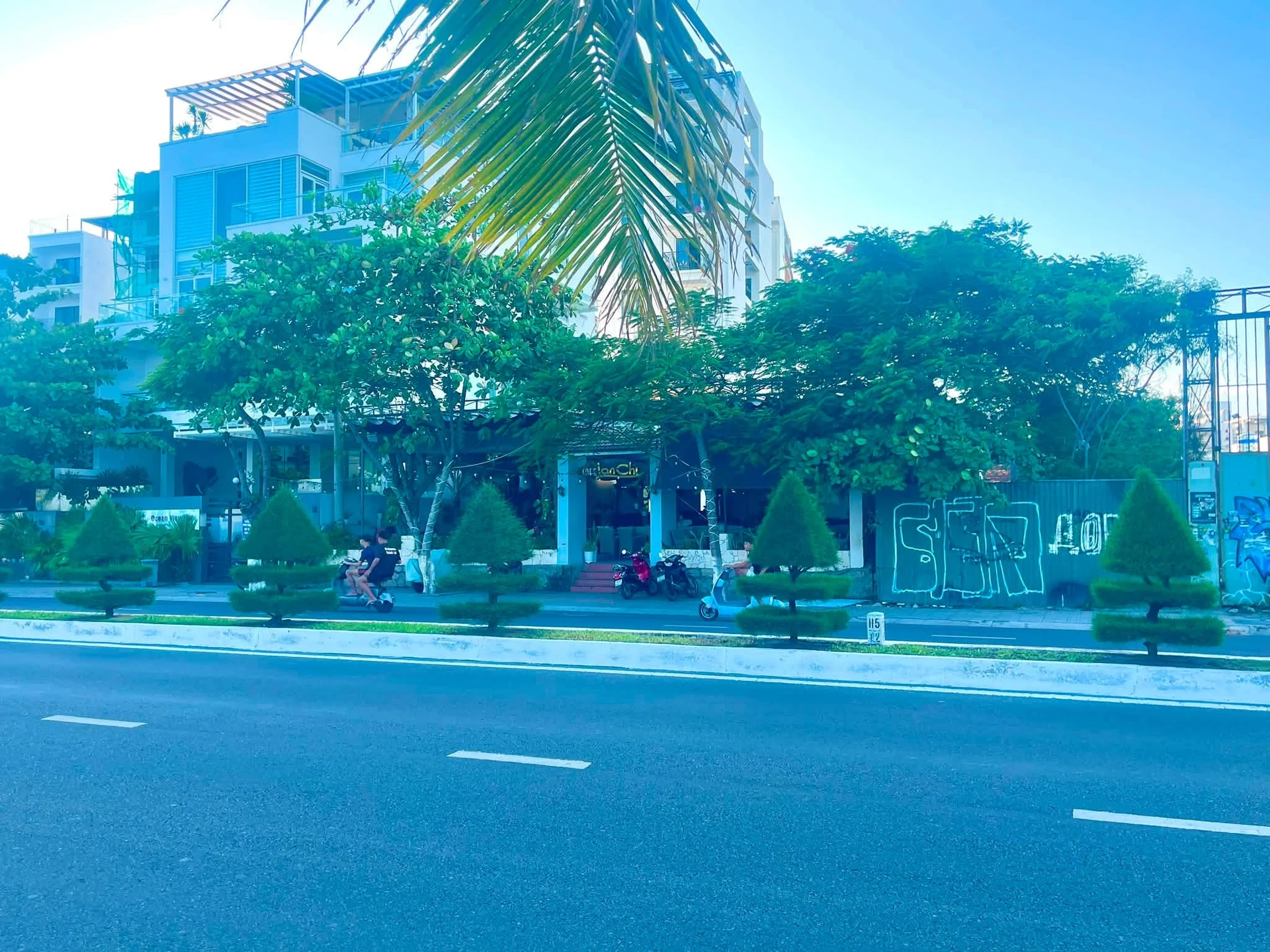 Bán đất mặt tiền Phạm Văn Đồng, 346m2, view biển Nha Trang - Ảnh 1