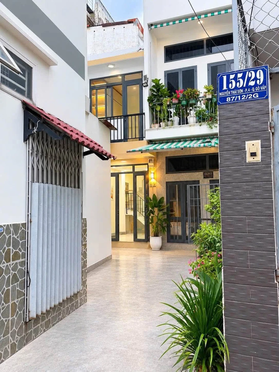 Bán nhà 2 tầng 20m² full nội thất, 2PN 2WC đường Nguyễn Thái Sơn, Gò Vấp - Ảnh 1