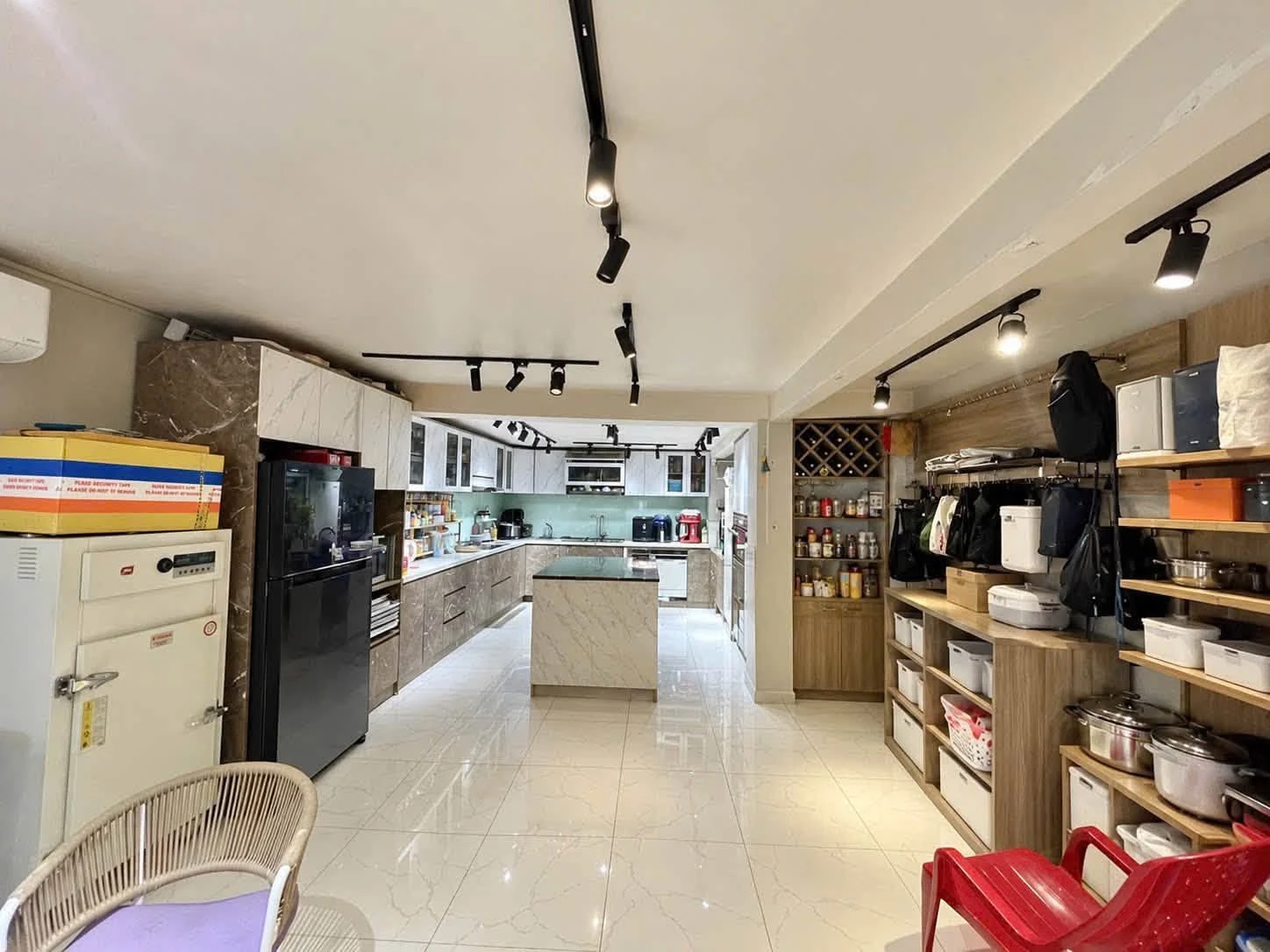 Nhà bán Bến Vân Đồn, Quận 4, 72m², 3 tầng, 8,1 tỷ - Ảnh 1
