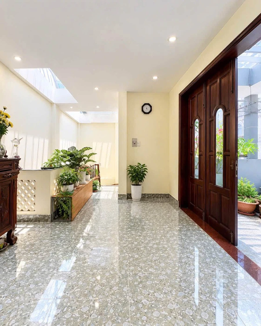 Bán nhà mặt tiền Hồng Lạc 5 tầng 51m2, 4 phòng ngủ, gần chợ Tân Bình - Ảnh thu nhỏ 4