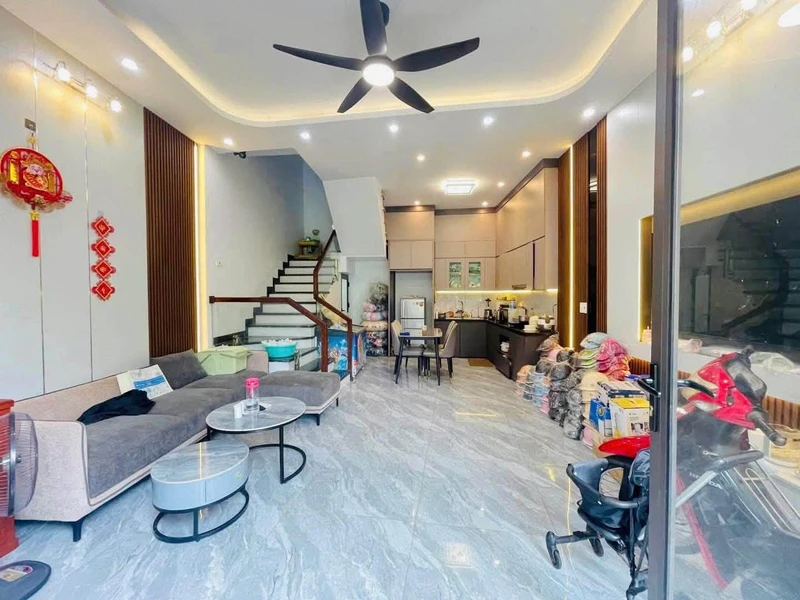 Bán nhà 3 tầng 42m² ngõ Vũ Hựu Hải Dương 2,1 tỷ