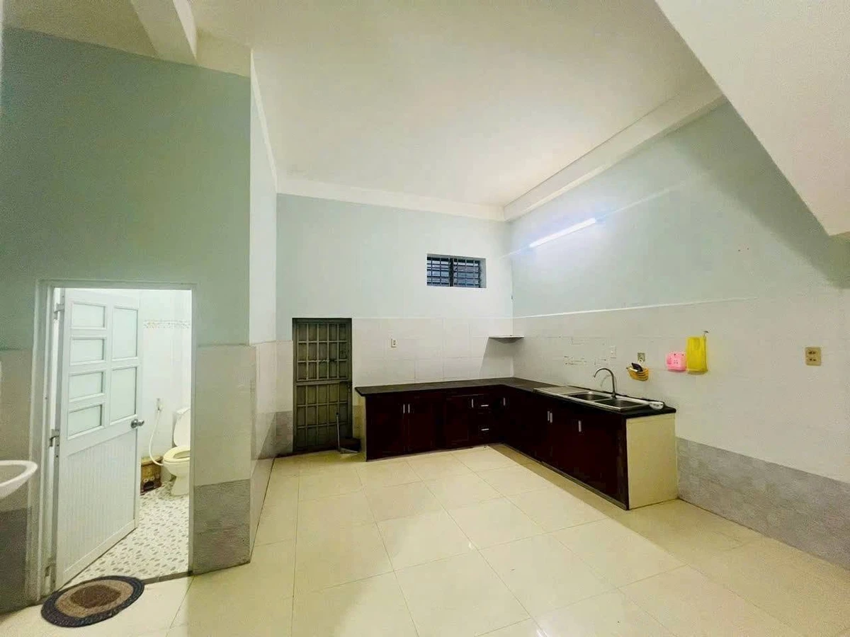 Bán nhà 1 trệt 1 lầu mặt tiền Nguyễn Bính, Phường Bà Rịa, 98m2, giá 4,95 tỷ - Ảnh thu nhỏ 4